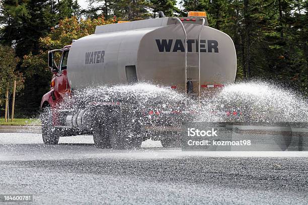 水のトラック - 放水車のストックフォトや画像を多数ご用意 - 放水車, トラック, 水