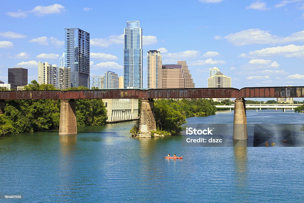 Skyline von Austin, Texas, der Colorado River, den Town Lake, Kajaks - Lizenzfrei Kajakdisziplin Stock-Foto