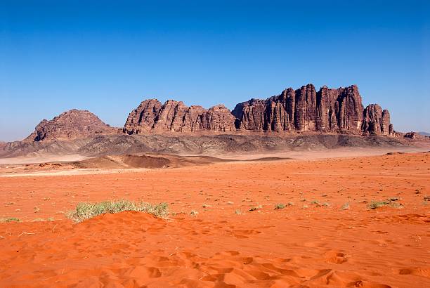 вади-рам - wadi rum стоковые фото и изображения