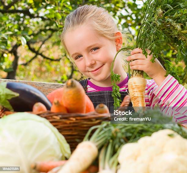 여자아이 쥠 야채면 당근에 대한 스톡 사진 및 기타 이미지 - 당근, 야채 가든, 파슬리