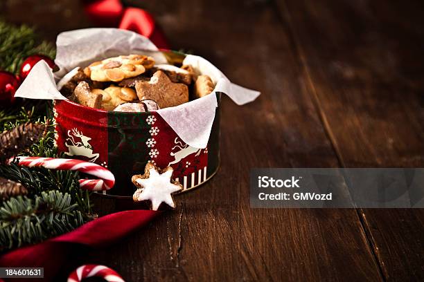 Férias De Natal Decorada De Cookies E Biscoitos - Fotografias de stock e mais imagens de Bolacha Amanteigada - Bolacha Amanteigada, Natal, Bengala - Bastão de Açúcar
