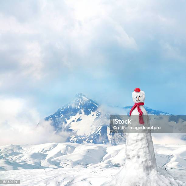 Schneemann Stockfoto und mehr Bilder von Alternativer Lebensstil - Alternativer Lebensstil, Bedeckter Himmel, Berg