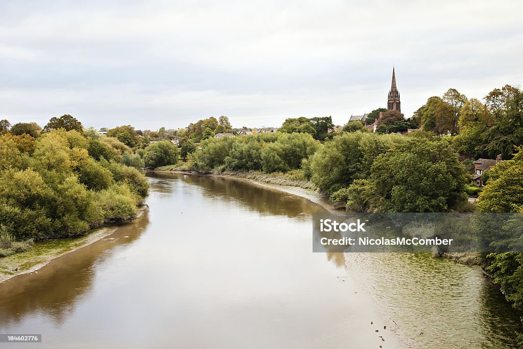 ДИ Handbridge с видом на реку - Стоковые фото Честер - Англия роялти-фри