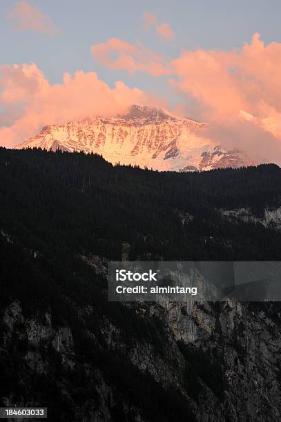 Foto de Alpes Suíços No Pôrdosol e mais fotos de stock de Alpes europeus - Alpes europeus, Arrebol, Bernese Oberland