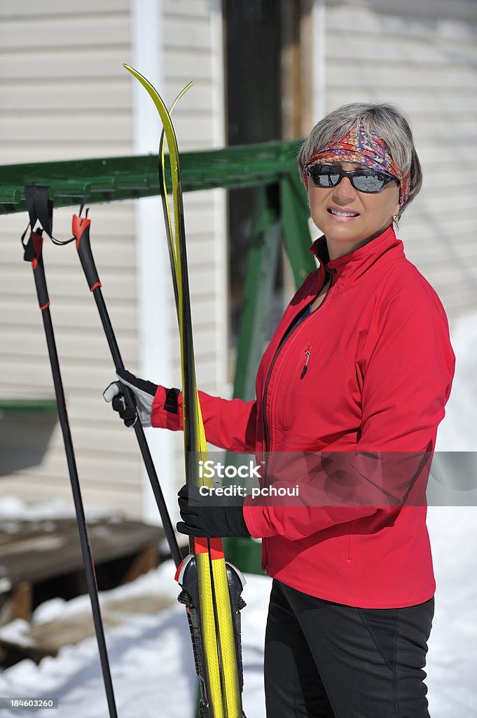 Лыжные гонки, женщина - Стоковые фото 30-39 лет роялти-фри
