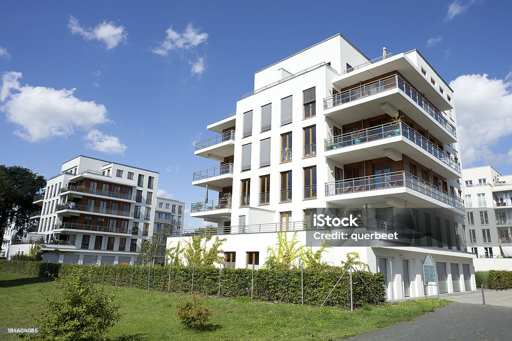 Neue Apartments - Lizenzfrei Wohngebäude-Innenansicht Stock-Foto