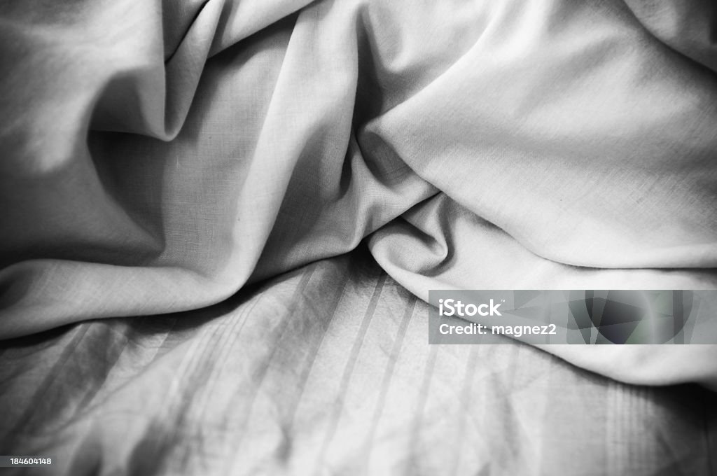 Unmade 침대 1개 - 로열티 프리 0명 스톡 사진