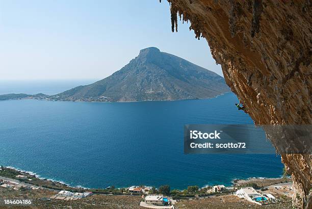 Mann Rockclimbing Stockfoto und mehr Bilder von Abenteuer - Abenteuer, Abseilen, Aktiver Lebensstil