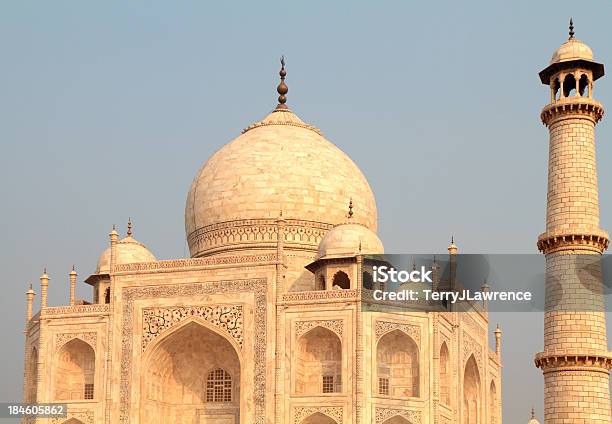 Taj Mahal Uttar Pradesh India Stock Photo - Download Image Now - Chhatri, Taj Mahal, 17th Century