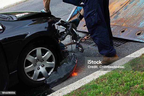 Traino Auto - Fotografie stock e altre immagini di Rimorchiare - Rimorchiare, Incidente dei trasporti, Incidente