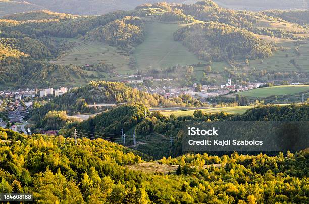 Foto de Panorama Urbano De Scar e mais fotos de stock de Paisagem - Cena Não-urbana - Paisagem - Cena Não-urbana, País de Gales, Luz solar