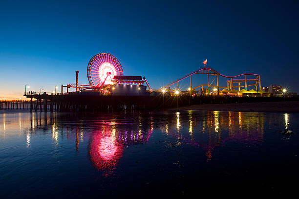 istock Santa Monica Pier Amusement Park 184608334