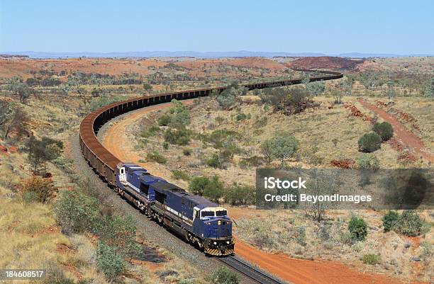 Große Trainload Vonred Köpfe Nach Port D Stockfoto und mehr Bilder von Australien - Australien, Eisenbahn, Bergbau
