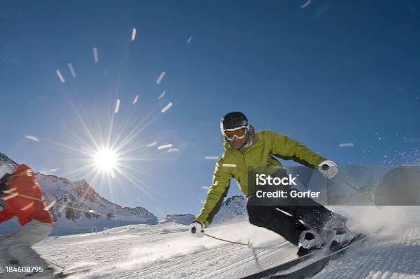 スキーバケーションで - スキーのストックフォトや画像を多数ご用意 - スキー, コロラド州, 2人