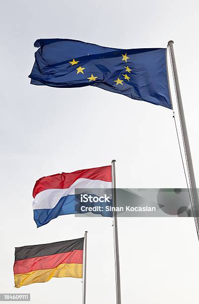 Alemão Neerlandês E Bandeiras Da União Europeia - Fotografias de stock e mais imagens de Alemanha - Alemanha, Bandeira da Holanda, Cultura Alemã