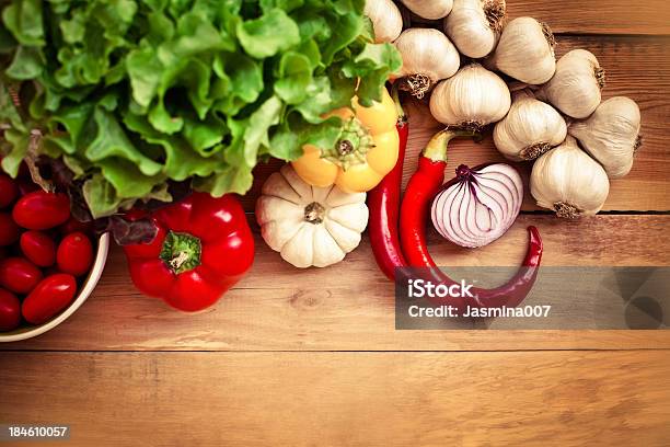 Photo libre de droit de Légumes Frais banque d'images et plus d'images libres de droit de Ail - Légume à bulbe - Ail - Légume à bulbe, Aliment, Aliment cru