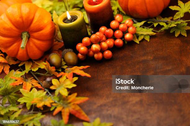 Decoración De Otoño Foto de stock y más banco de imágenes de Acontecimiento - Acontecimiento, Arce, Calabacita