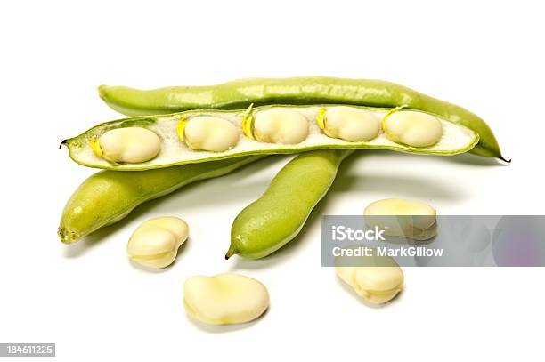 Favas - Fotografias de stock e mais imagens de Fava - Feijão - Fava - Feijão, Feijão catarino, Alimentação Saudável