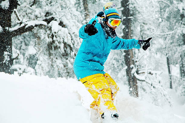 Ski resort in India Snowboarding in India snowboarding snowboard women snow stock pictures, royalty-free photos & images