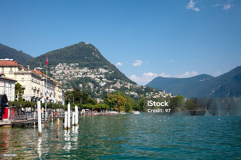 Lugano le lac ou la ville, en Suisse - Photo de Lugano libre de droits