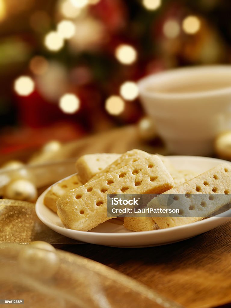 Biscotto di pasta frolla biscotti di Natale - Foto stock royalty-free di Biscotto di pasta frolla