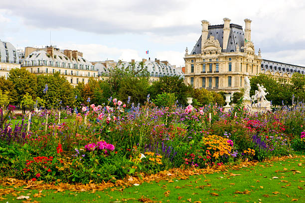 Paris park Park in Paris musee du louvre stock pictures, royalty-free photos & images