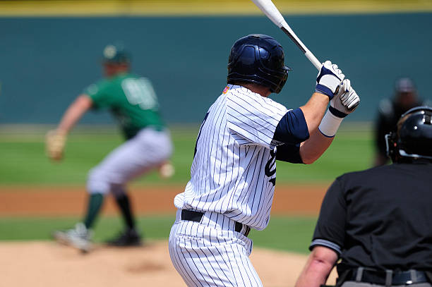 jogador de beisebol - batting baseball player baseballs baseball - fotografias e filmes do acervo