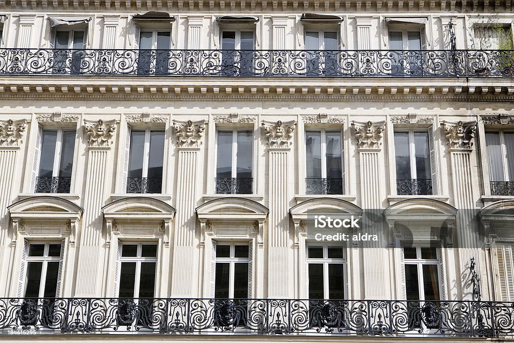 Ventanas de Paris - Foto de stock de Casa solariega libre de derechos