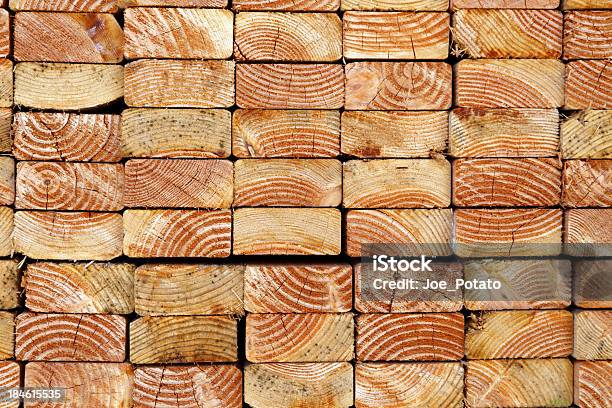 Madera Foto de stock y más banco de imágenes de Almacén de madera - Almacén de madera, Con textura, El Fin
