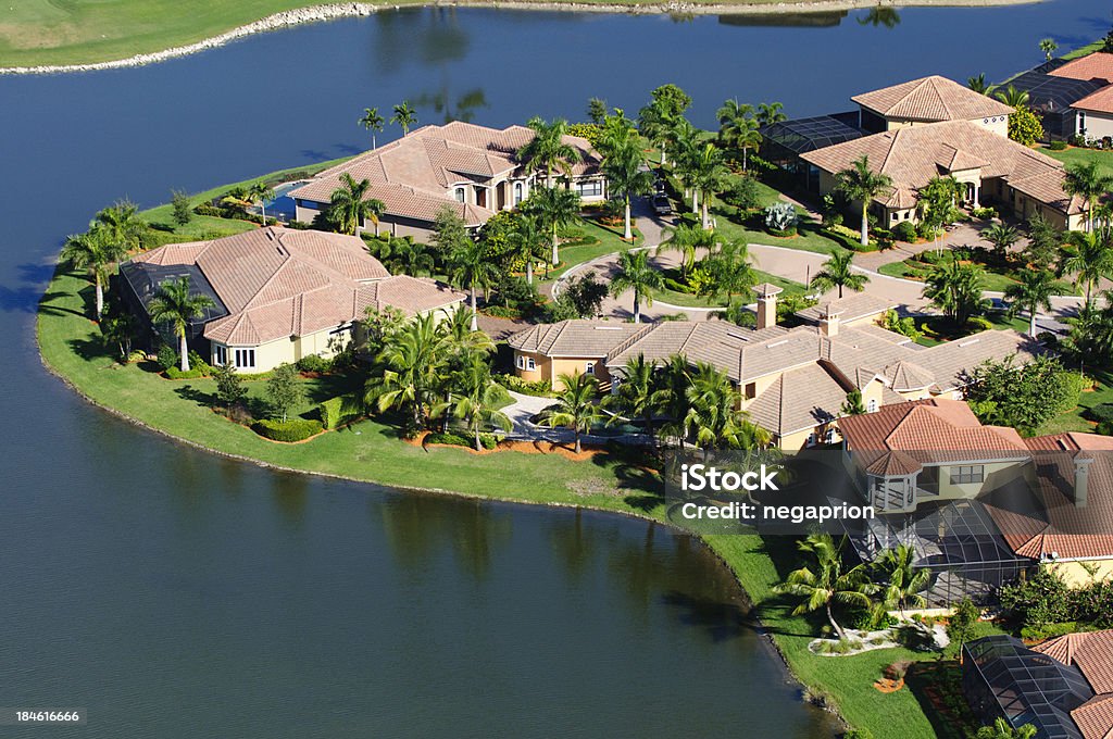 Maisons au bord du lac - Photo de Floride - Etats-Unis libre de droits