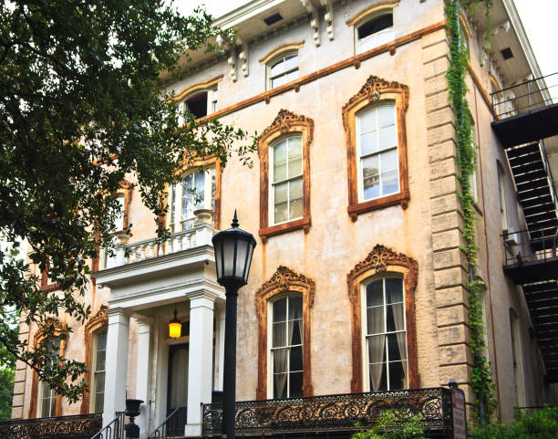 istock Antebellum Mansion - Savannah, Georgia 184616905