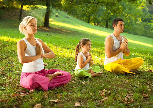 istock Yoga family 184616913
