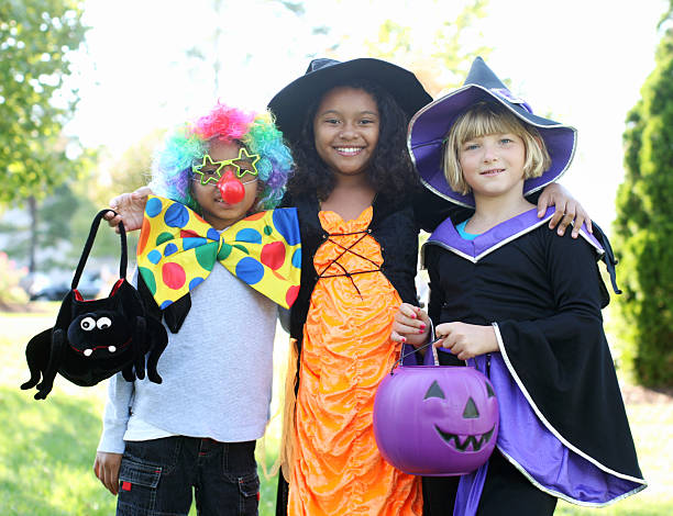 halloween kids halloween kids trick or treat photos stock pictures, royalty-free photos & images