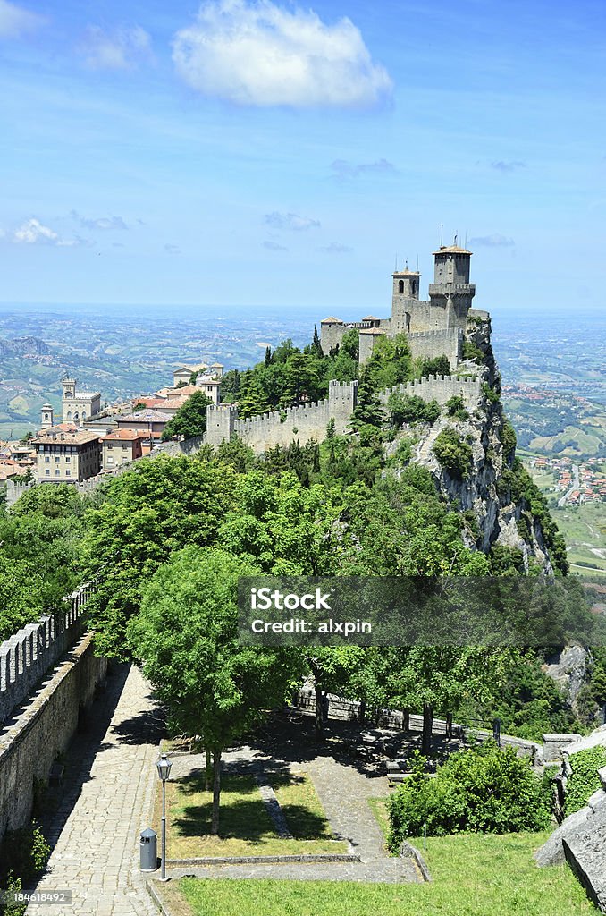 Castelo de San Marino - Foto de stock de Ajardinado royalty-free