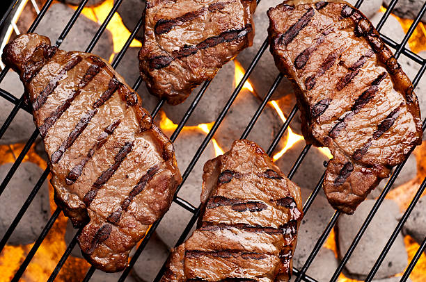 new york strip steak - strip steak steak barbecue grill cooked - fotografias e filmes do acervo