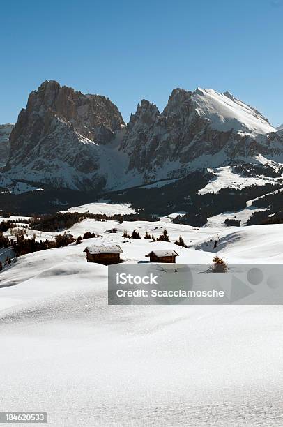 겨울맞이 있는 Dolomites 이탈리어어 알프스 0명에 대한 스톡 사진 및 기타 이미지 - 0명, 겨울, 경관