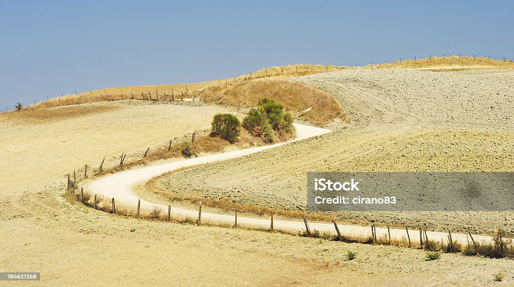 Sol Route de campagne dans le Val D'Orcia, Tuscany - Photo de Absence libre de droits