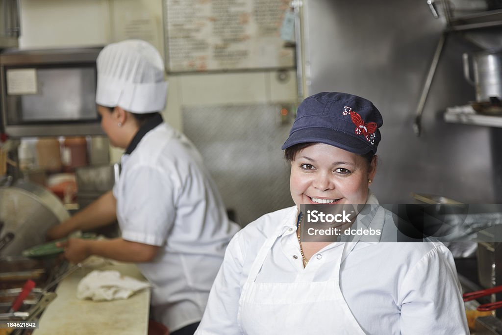 Köche in der Küche der mexikanischen Restaurant - Lizenzfrei Frauen über 40 Stock-Foto