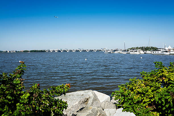 istock Woodrow Wilson Bridge over the Potomac River 184622047