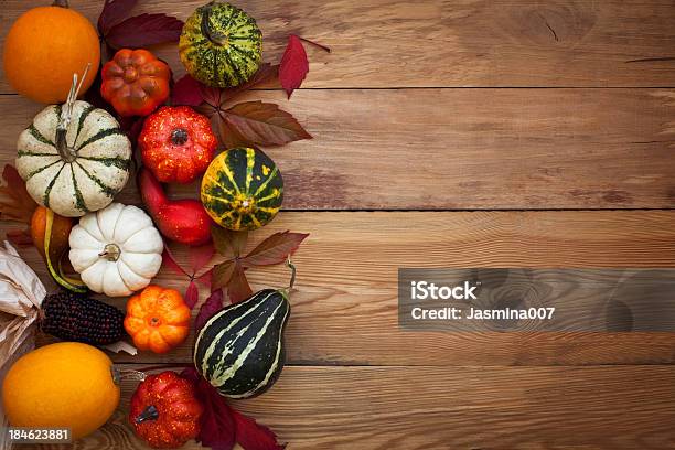 Jesień Dekoracja - zdjęcia stockowe i więcej obrazów Jesień - Jesień, Tło, Bez ludzi