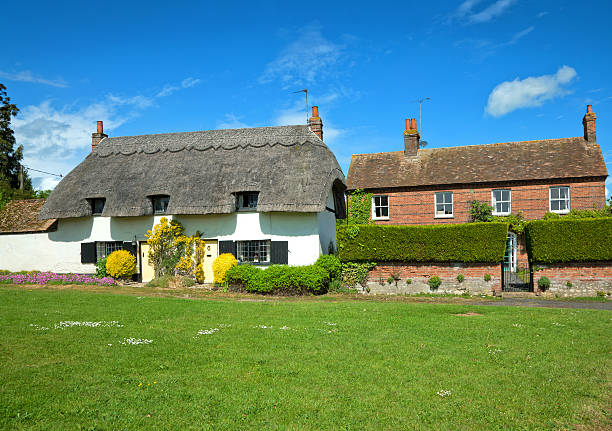 istock English Country Cottage 184624196