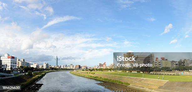 Panoramica Del Paesaggio Urbano - Fotografie stock e altre immagini di Taipei - Taipei, Acqua, Ambientazione esterna
