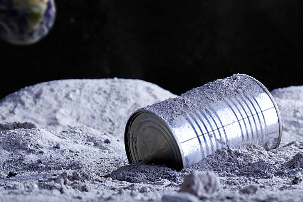 istock Aluminum can on the moon 184626179