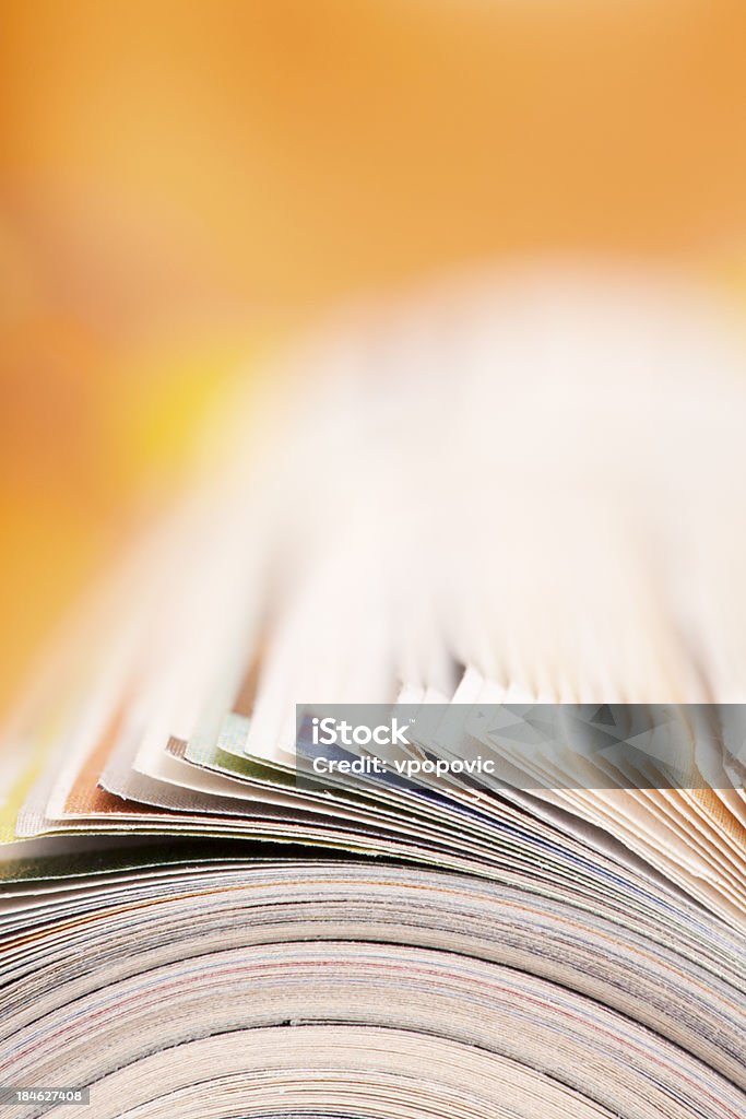 Zeitschriften roll, orange Hintergrund - Lizenzfrei Orange - Farbe Stock-Foto