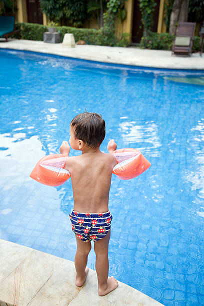 어린이 수영장 스톡 사진