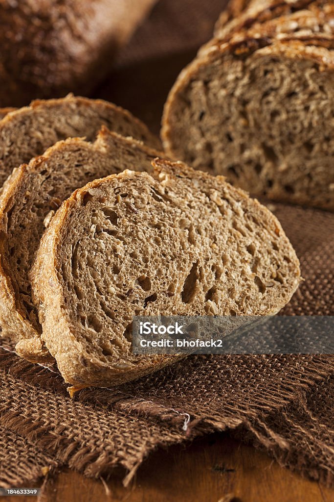 Caseiras frescas de pão integral - Foto de stock de Alimentação Saudável royalty-free