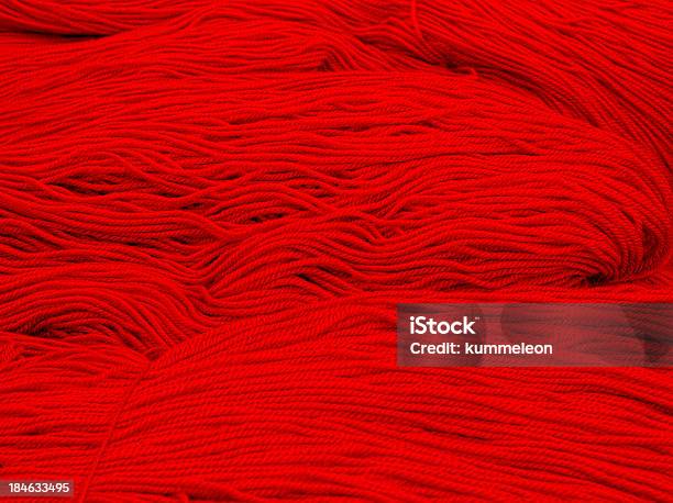 Vermelho De Lã - Fotografias de stock e mais imagens de Abstrato - Abstrato, Arte e Artesanato - Arte visual, Colorido