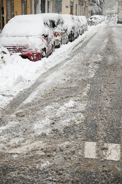 istock Snowy Day on the Street 184636518