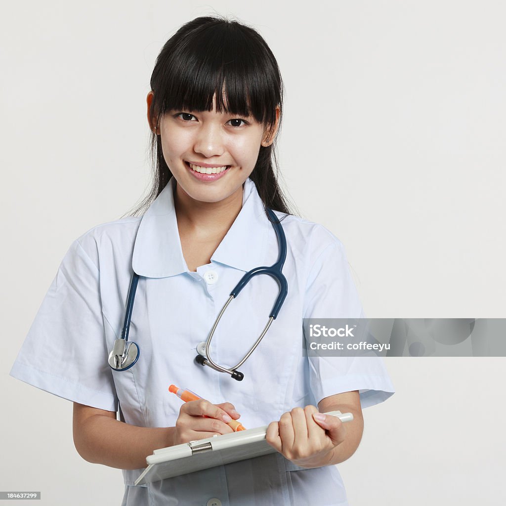 healthcare professional femme - Photo de 20-24 ans libre de droits