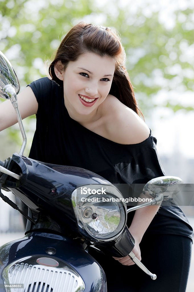 Desfrutando a motocicleta - Foto de stock de Adolescência royalty-free